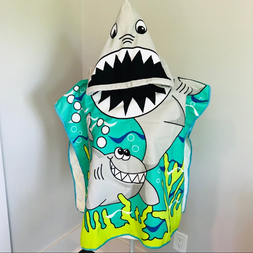 🦈HP🦈 Only 1 Left!  Hooded Shark Poncho Towel - Picture 2 of 8